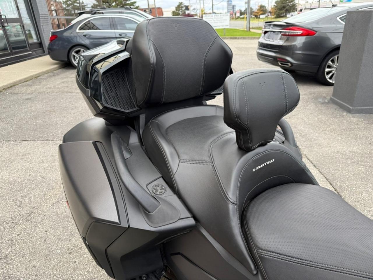 2022 Can-Am Spyder RT LIMITED/ CLEAN CARFAX/ SERVICED/ OEM UPGRADES - Photo #14