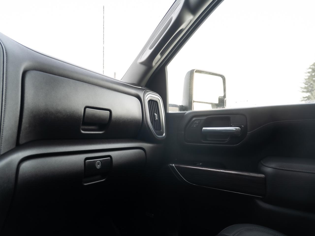 2023 Chevrolet Silverado 3500 LTZ Photo13