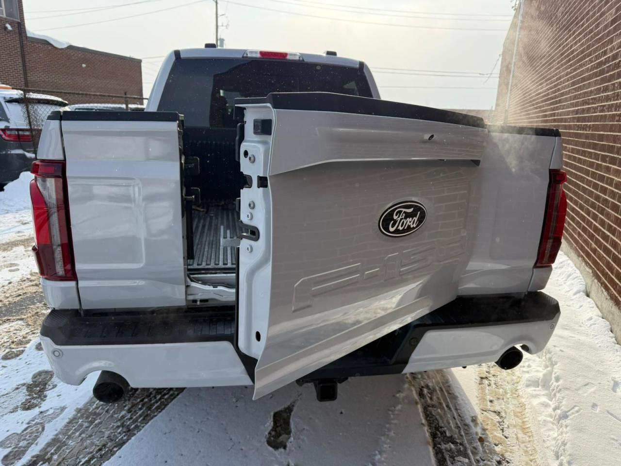 2025 Ford F-150 Lariat Photo4