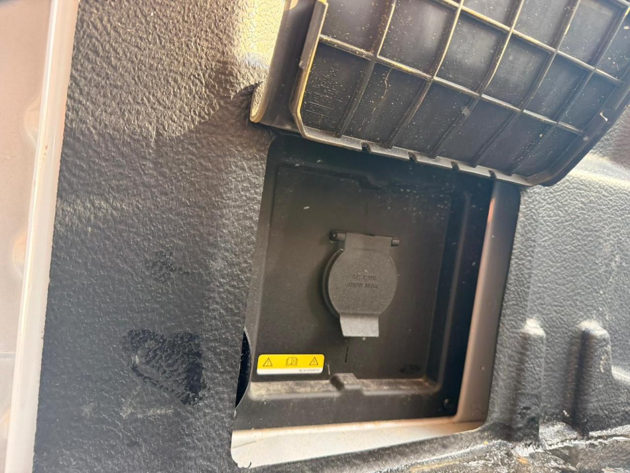 2025 Ford F-150 Lariat Photo