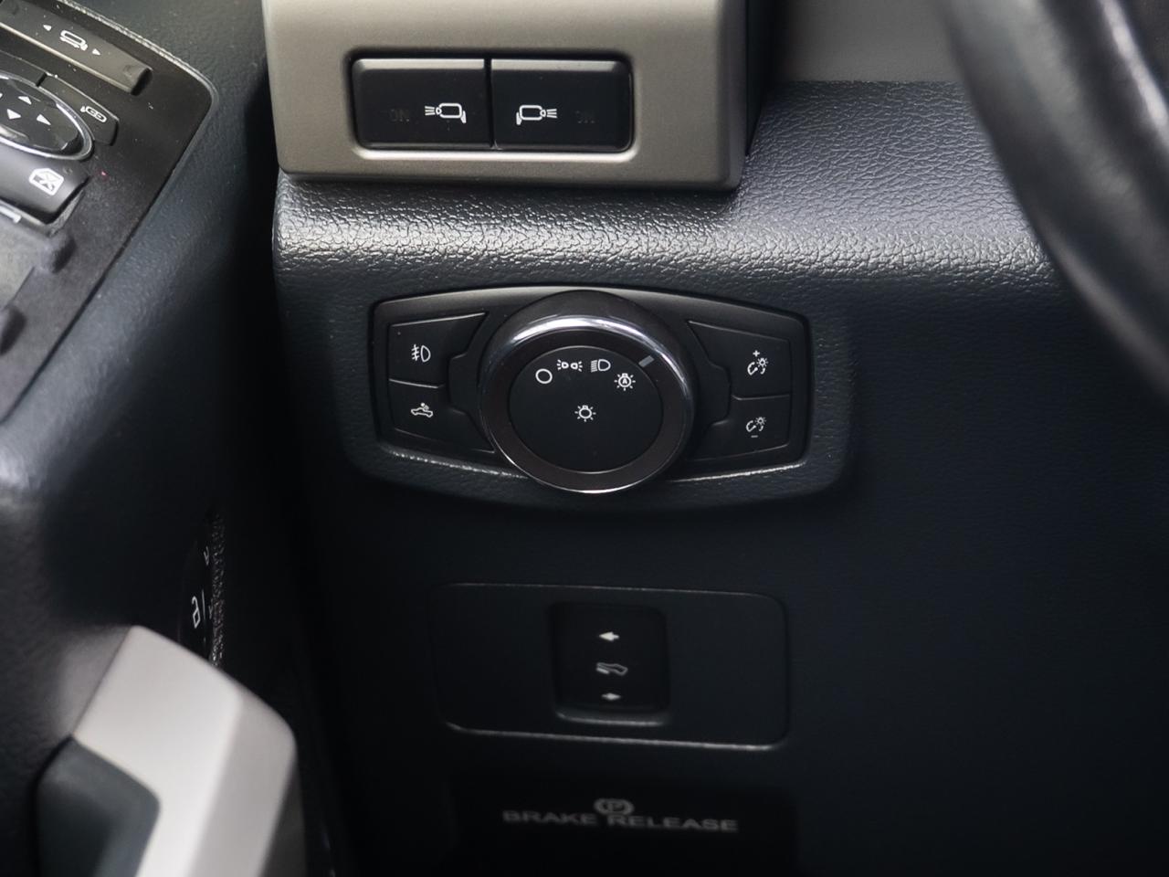 2022 Ford SUPER DUTY F-250 SRW LARIAT Photo32