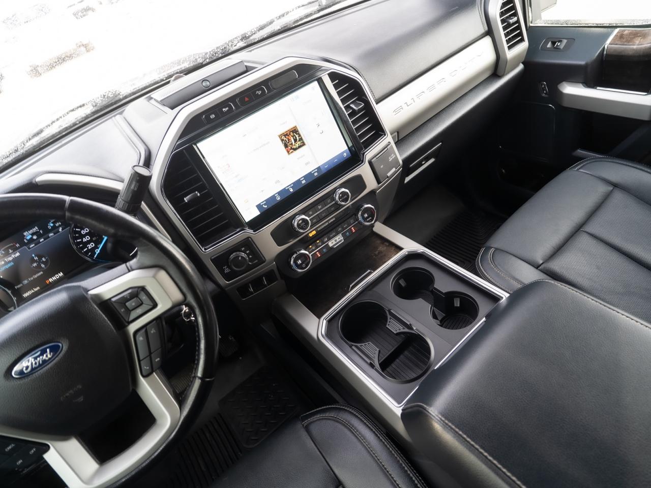 2022 Ford SUPER DUTY F-250 SRW LARIAT Photo9