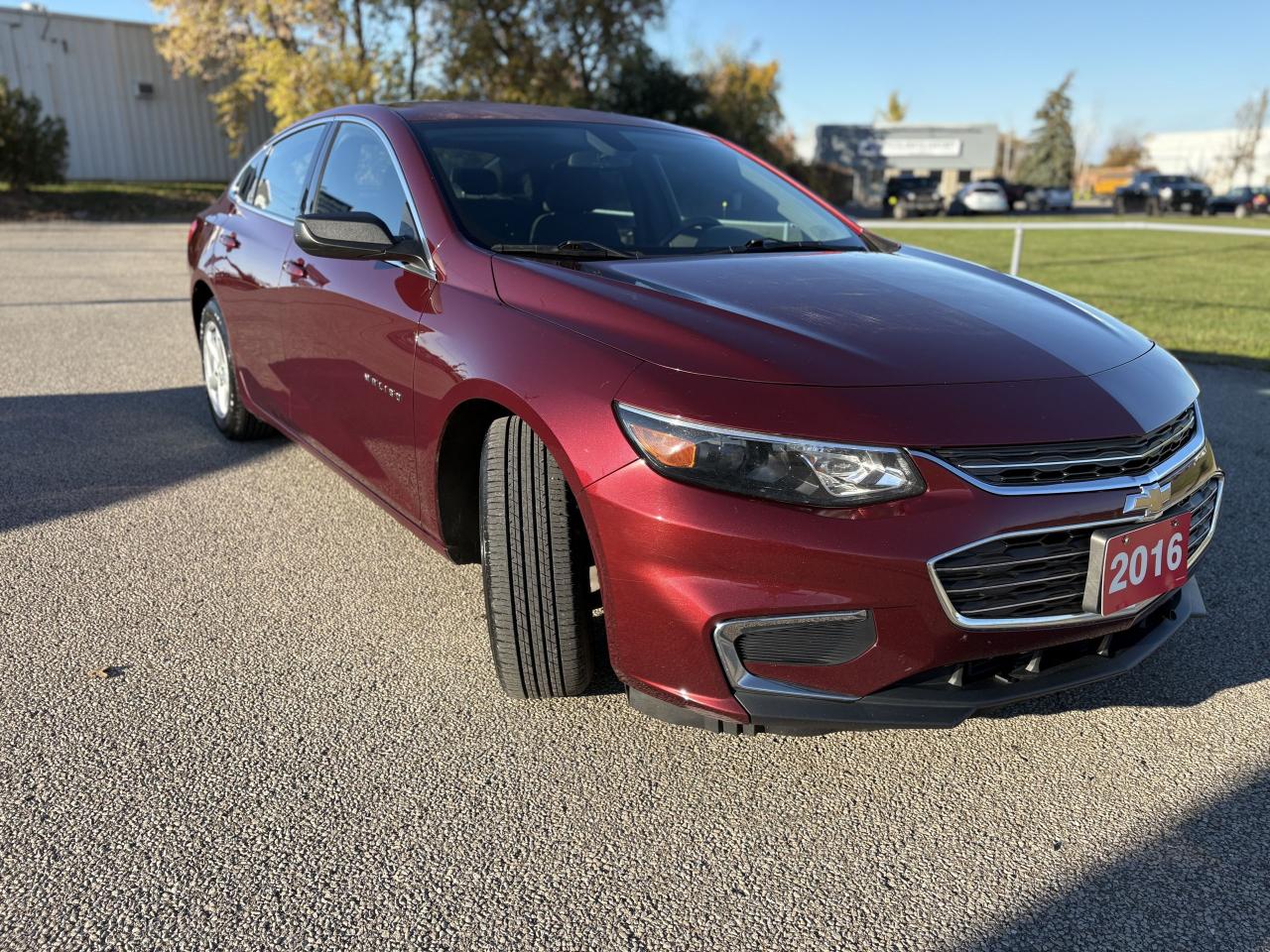 2016 Chevrolet Malibu LS Photo2