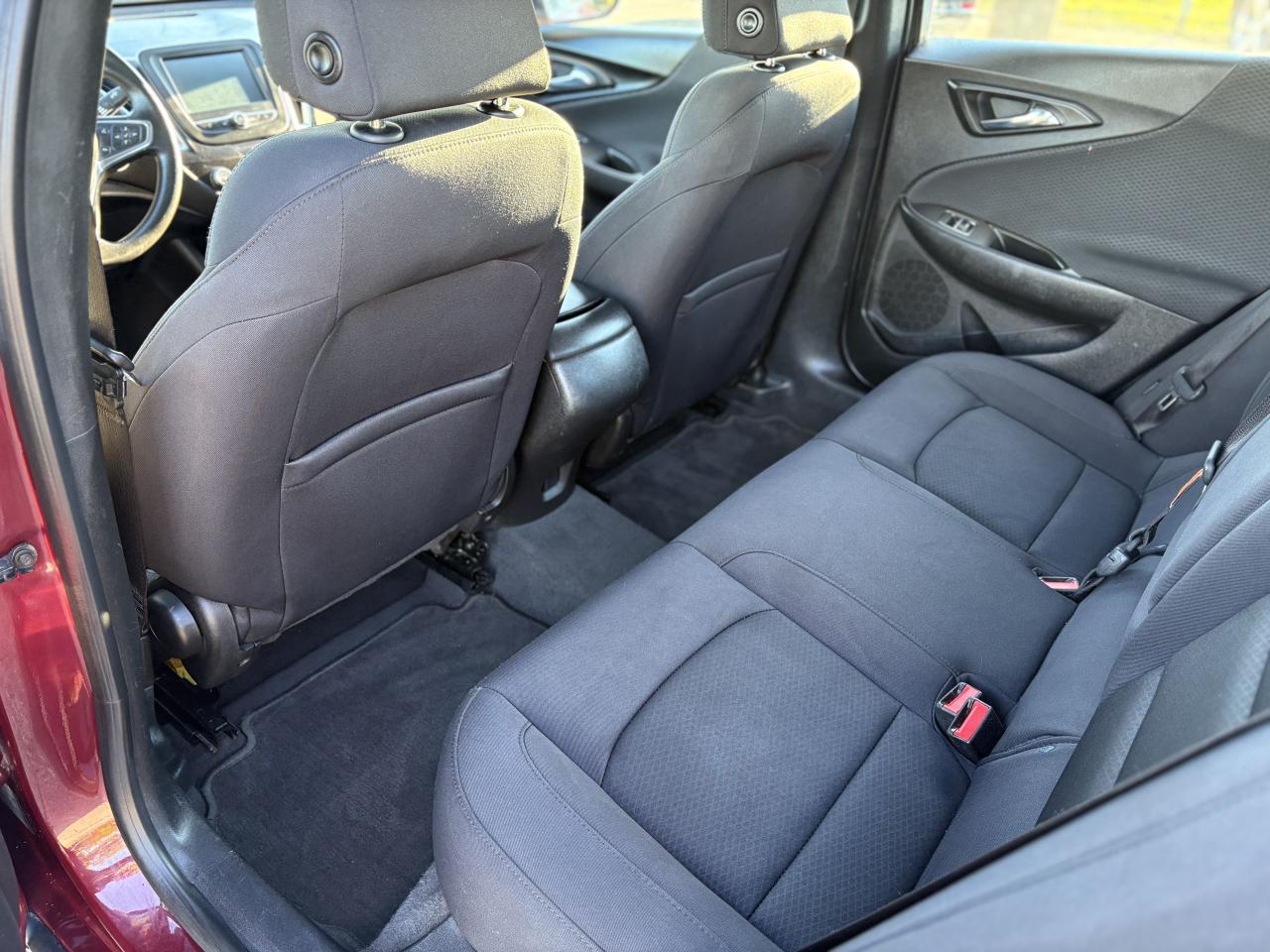 2016 Chevrolet Malibu LS Photo