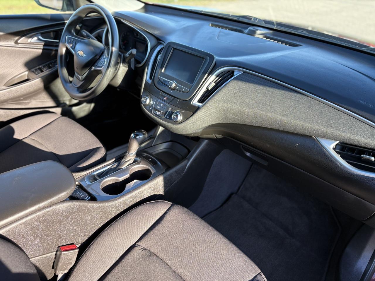 2016 Chevrolet Malibu LS Photo