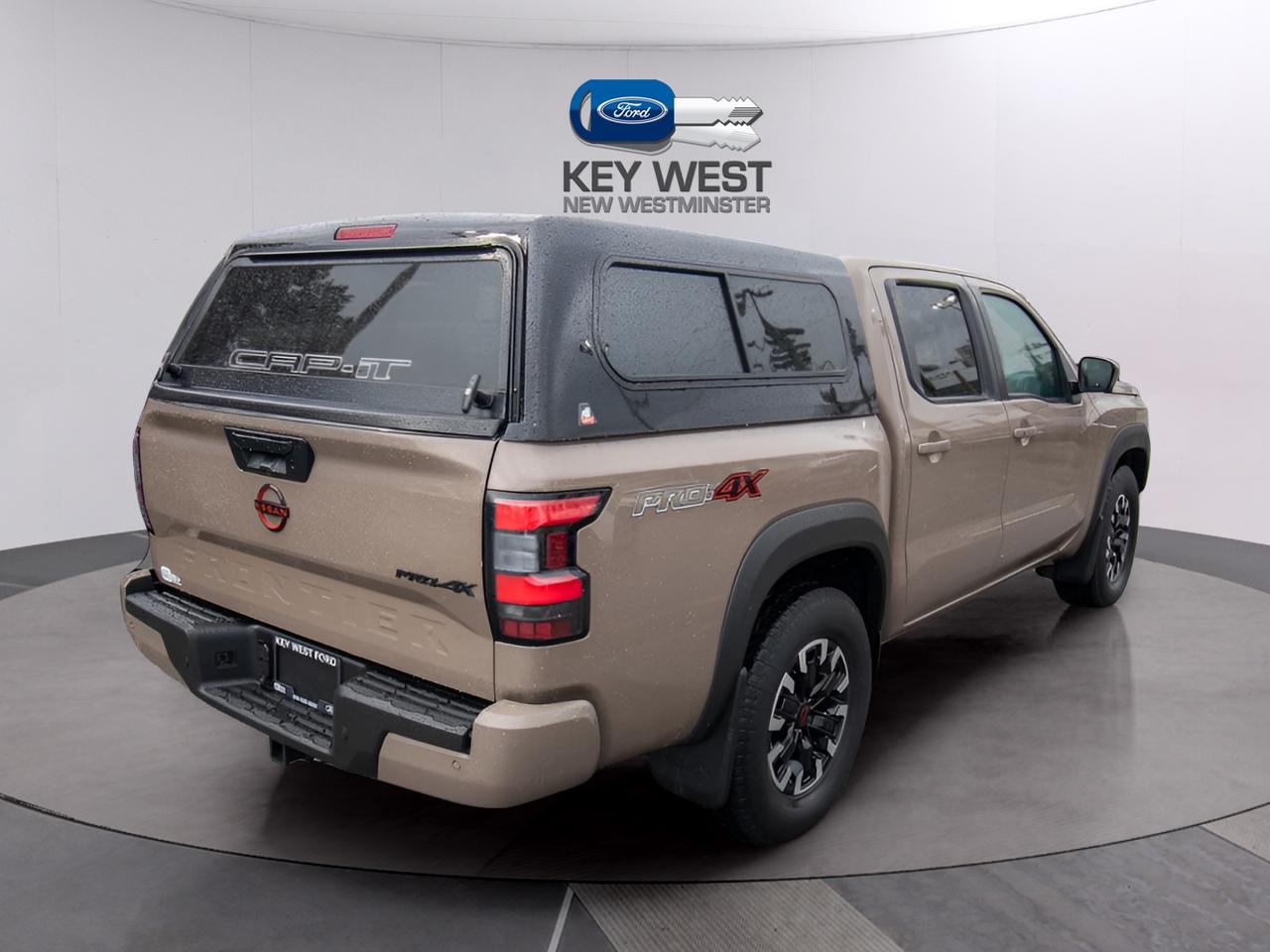 2023 Nissan Frontier Crew Cab PRO-4X Standard Bed 4x4 Photo4