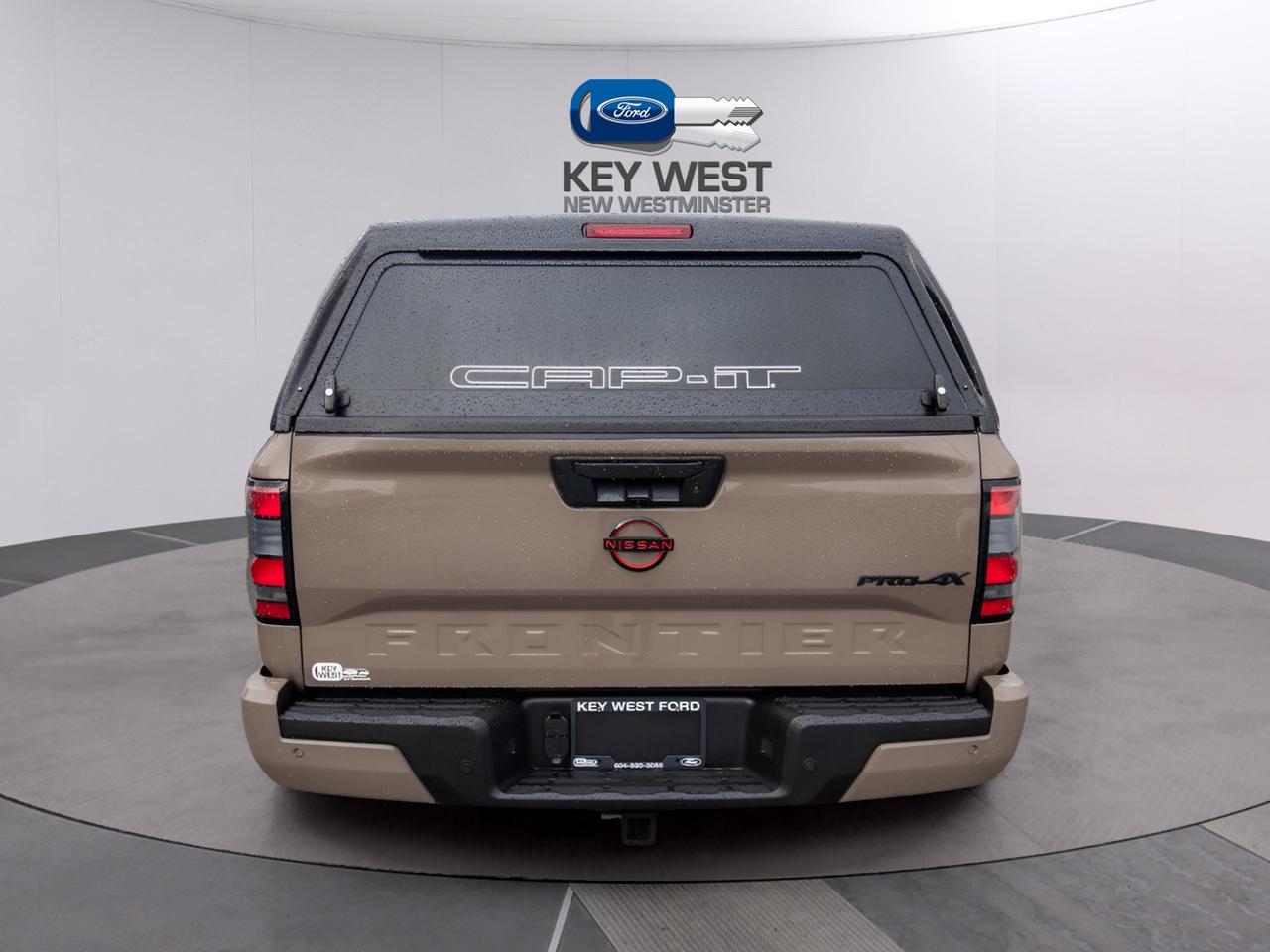 2023 Nissan Frontier Crew Cab PRO-4X Standard Bed 4x4 Photo3