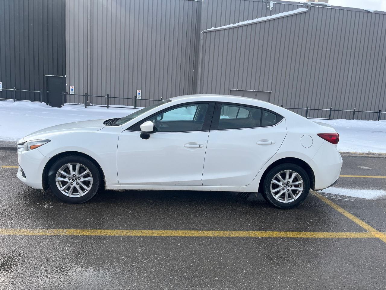 2017 Mazda MAZDA3 GS Photo