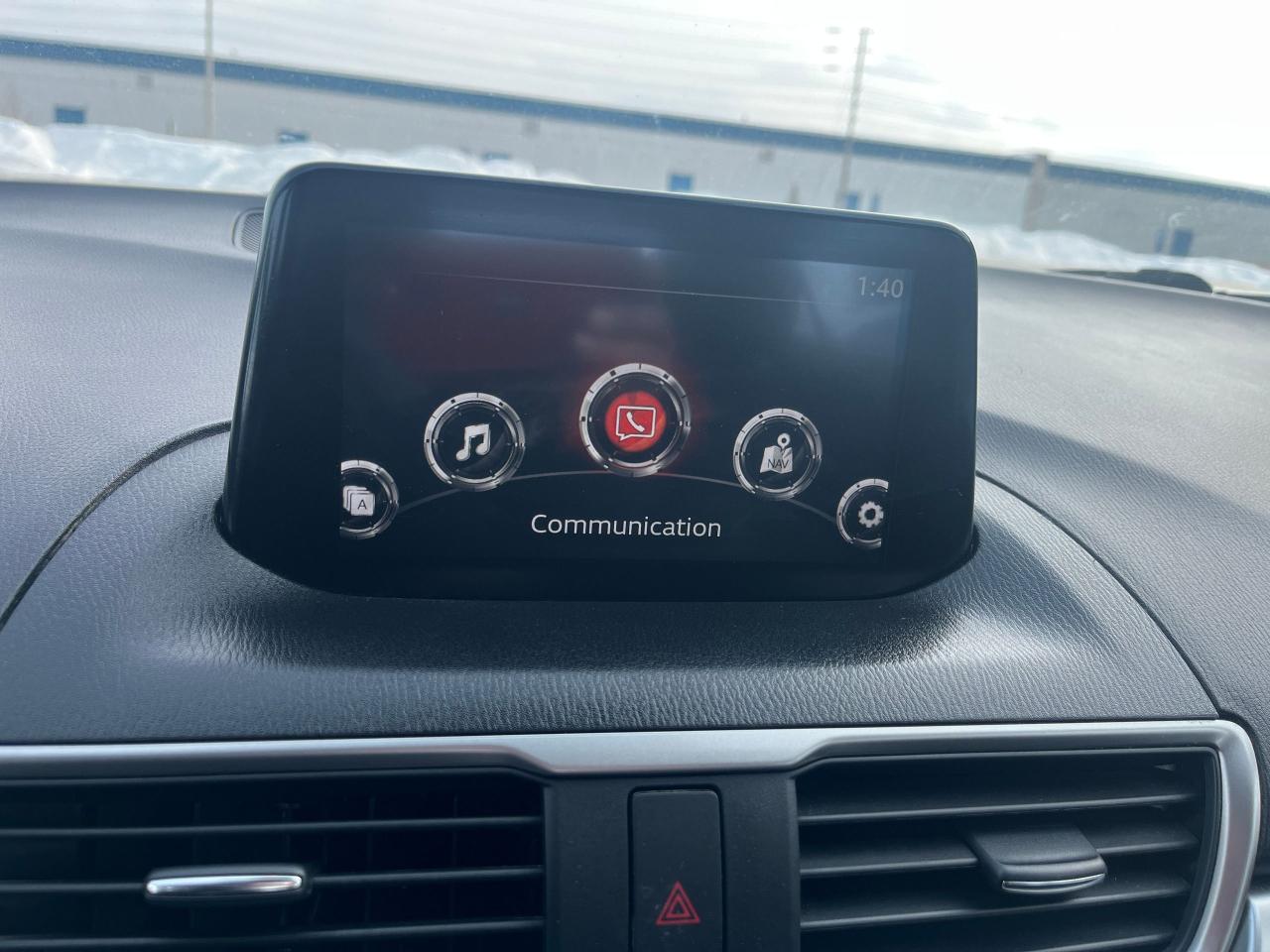 2017 Mazda MAZDA3 GS Photo