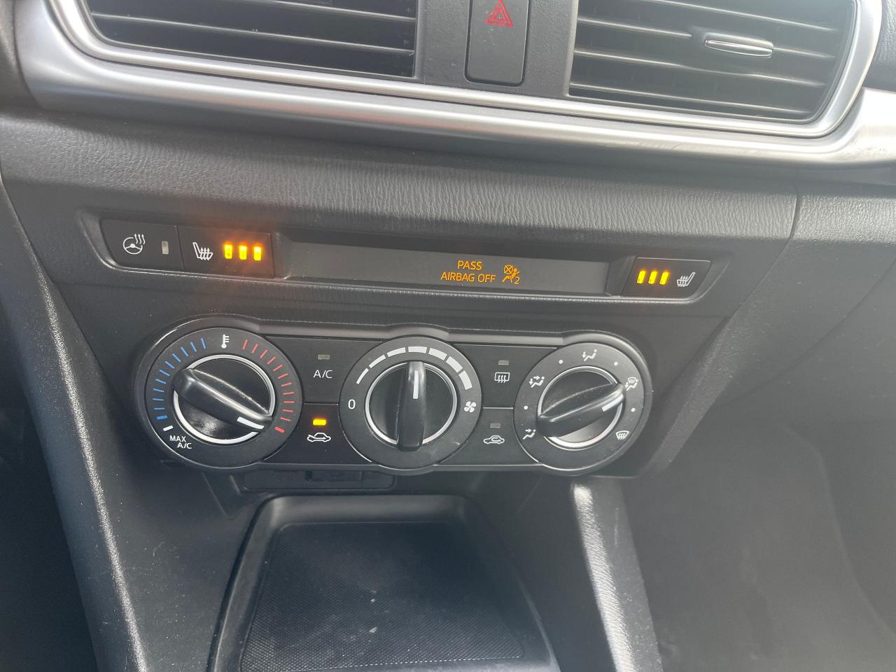 2017 Mazda MAZDA3 GS Photo