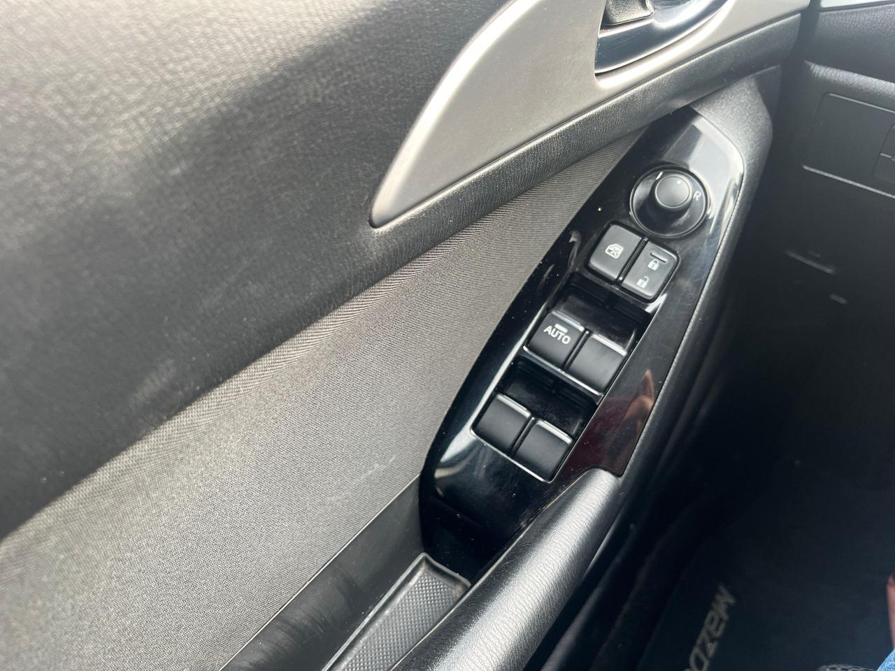 2017 Mazda MAZDA3 GS Photo