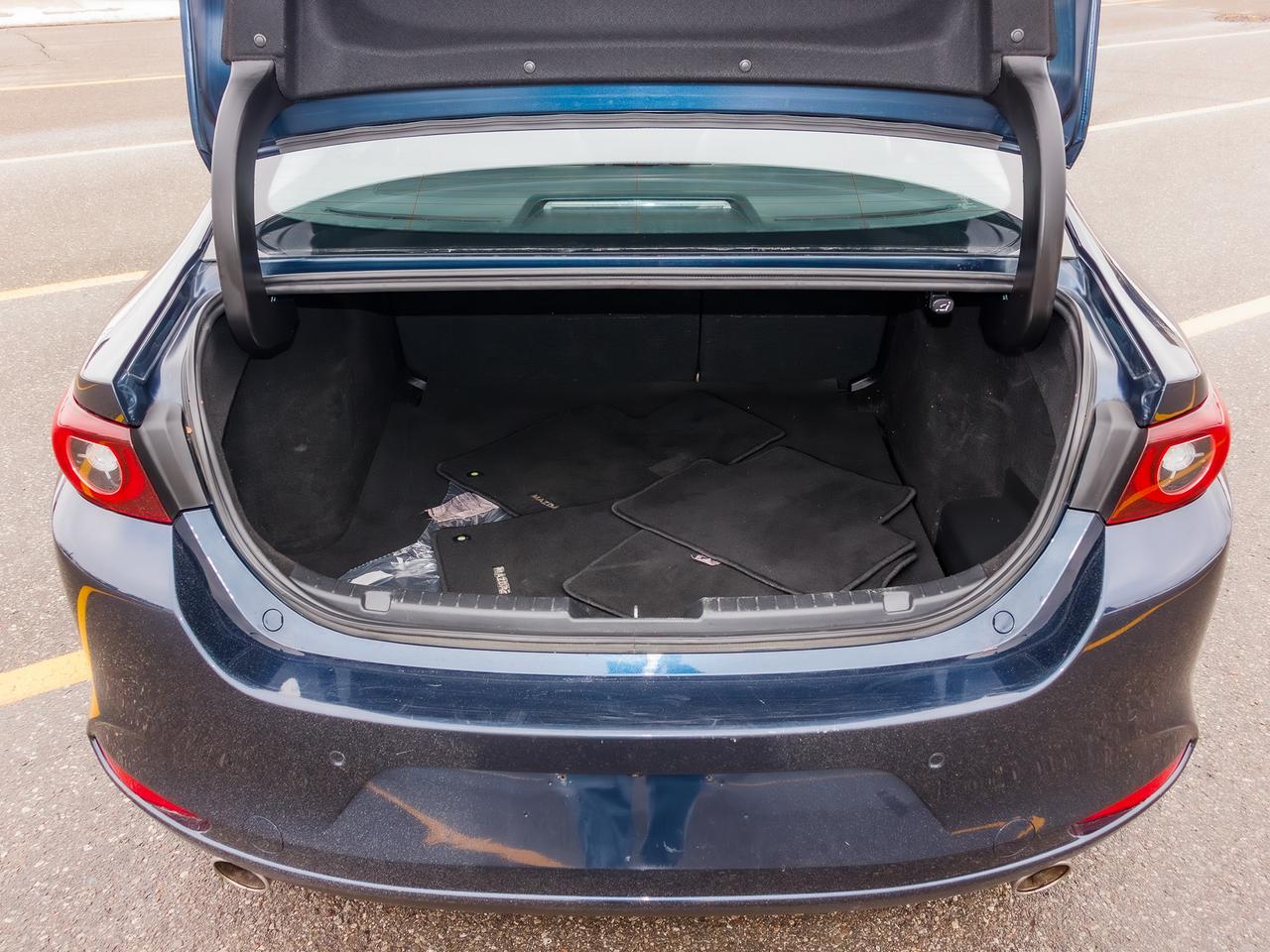 2024 Mazda MAZDA3 GT w/Turbo | CLEAN CARFAX| NO ACCIDENTS | Photo