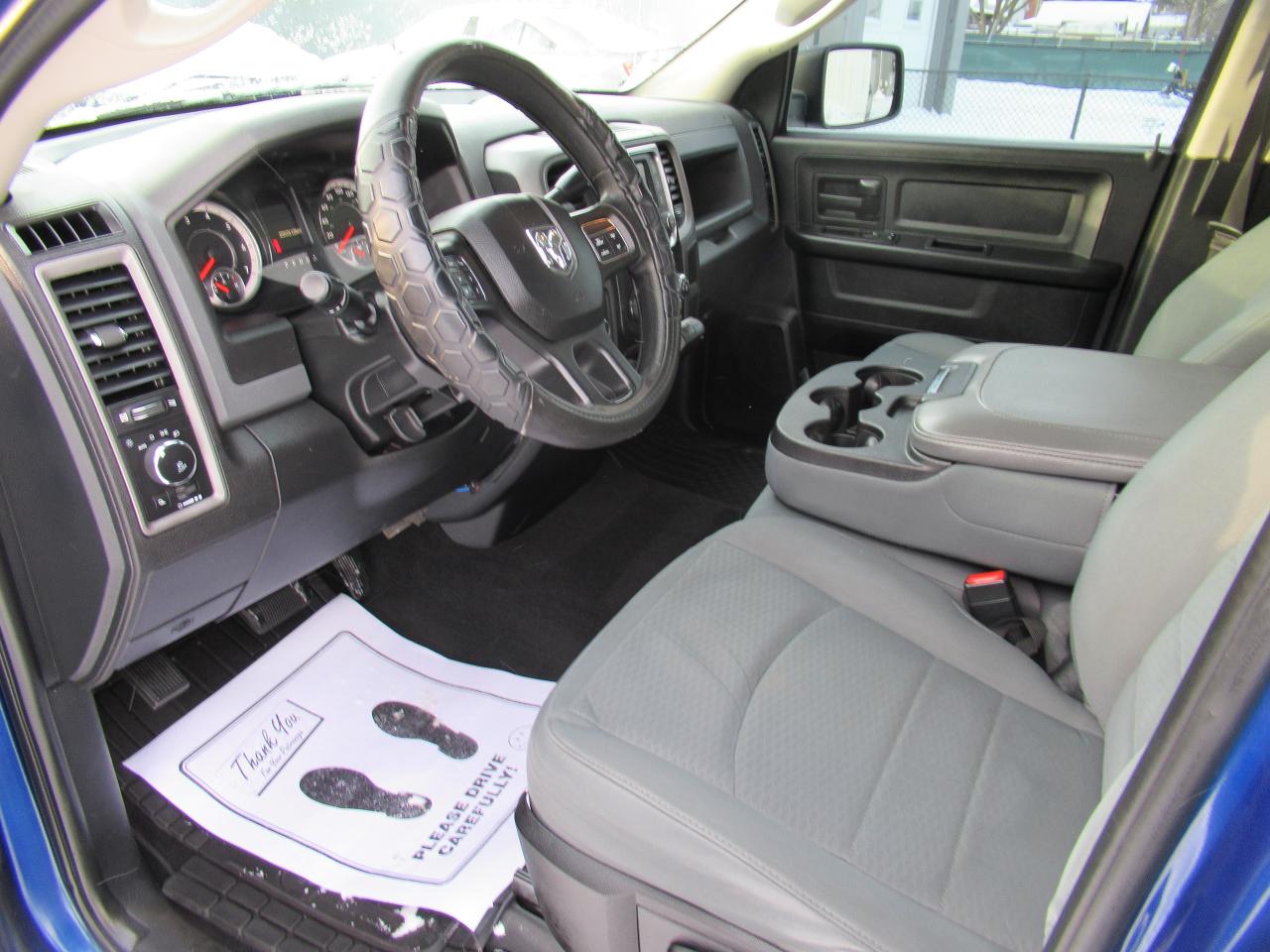 2017 RAM 1500 4x4 V8 5.L Photo