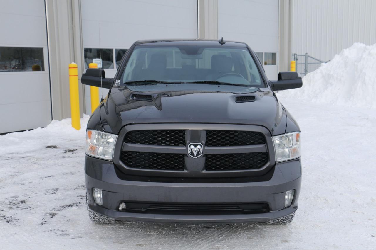 2020 RAM 1500 Classic 5.7L HEMI V8 4x4 - CAMERA|HEATED SEAT|REMOTE START Photo