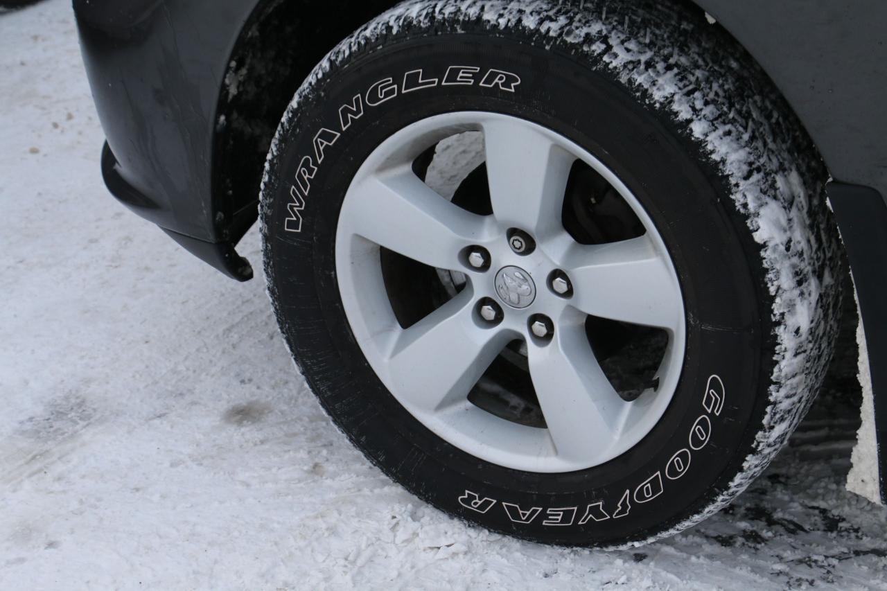 2020 RAM 1500 Classic 5.7L HEMI V8 4x4 - CAMERA|HEATED SEAT|REMOTE START Photo