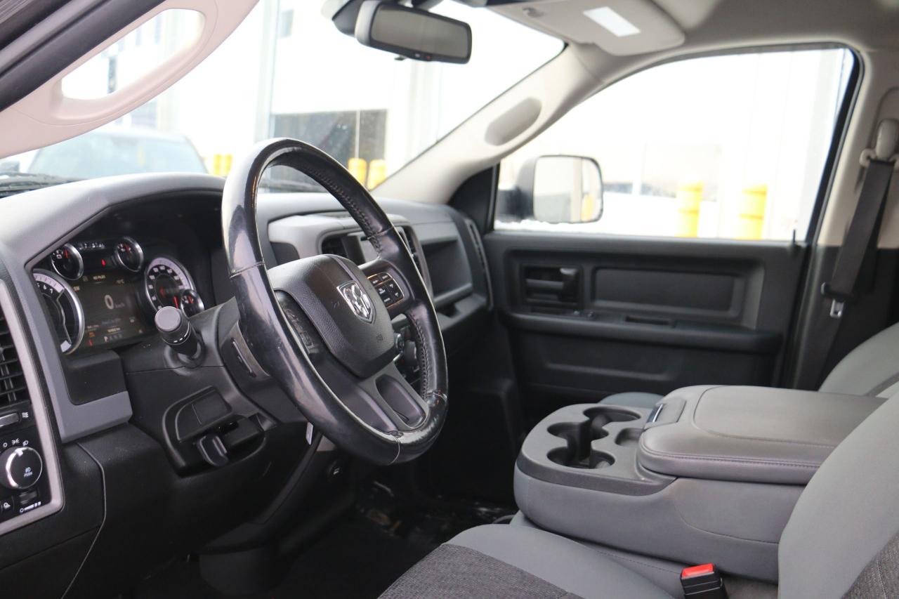 2020 RAM 1500 Classic 5.7L HEMI V8 4x4 - CAMERA|HEATED SEAT|REMOTE START Photo