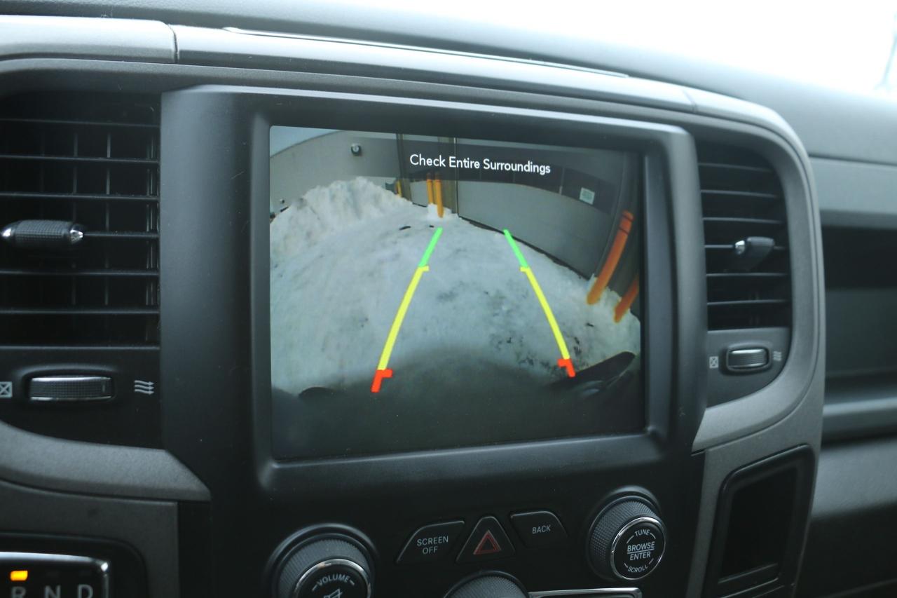 2020 RAM 1500 Classic 5.7L HEMI V8 4x4 - CAMERA|HEATED SEAT|REMOTE START Photo