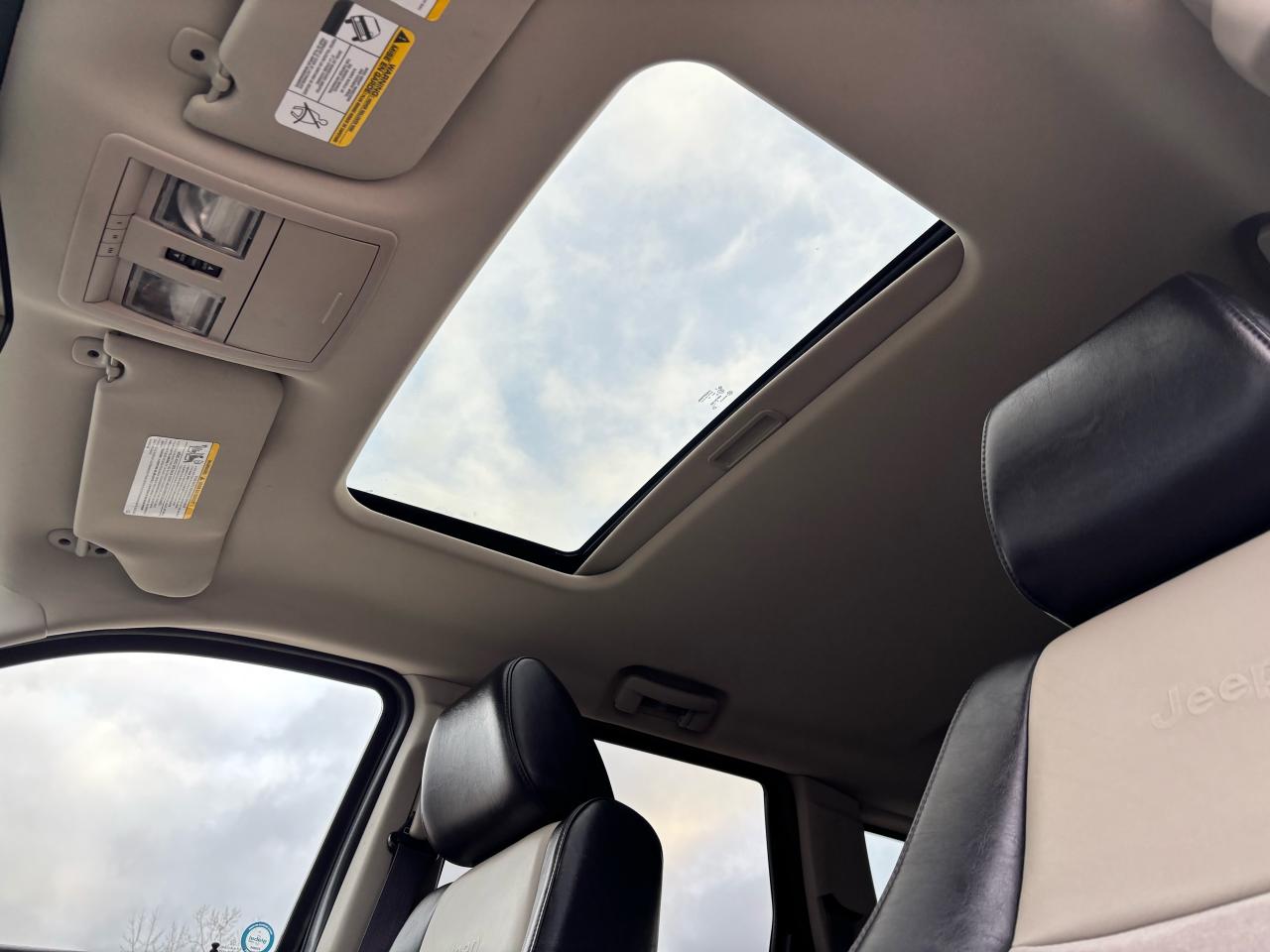 2010 Jeep Grand Cherokee Limited  ** 4X4, HTD LEATH, BACK CAM ** Photo