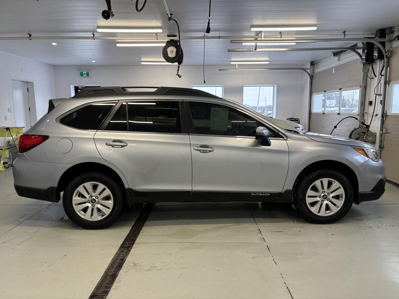 2017 Subaru Outback 2.5I Premium Photo4