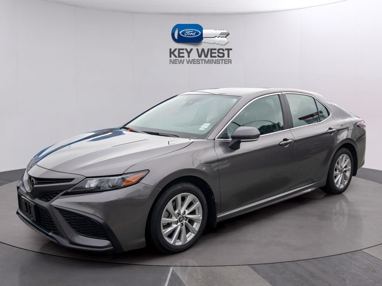 2024 Toyota Camry SE Photo1