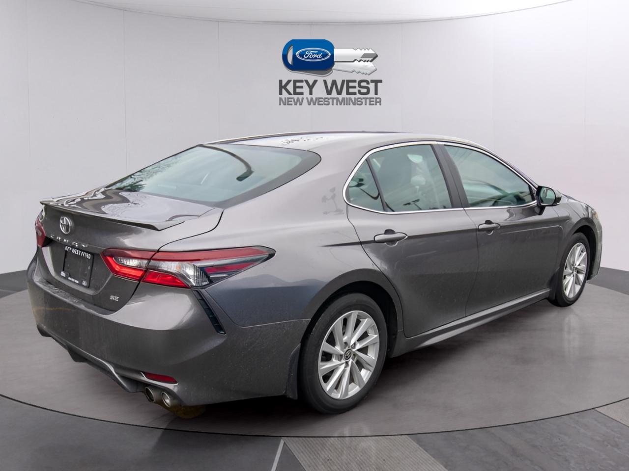 2024 Toyota Camry SE Photo4