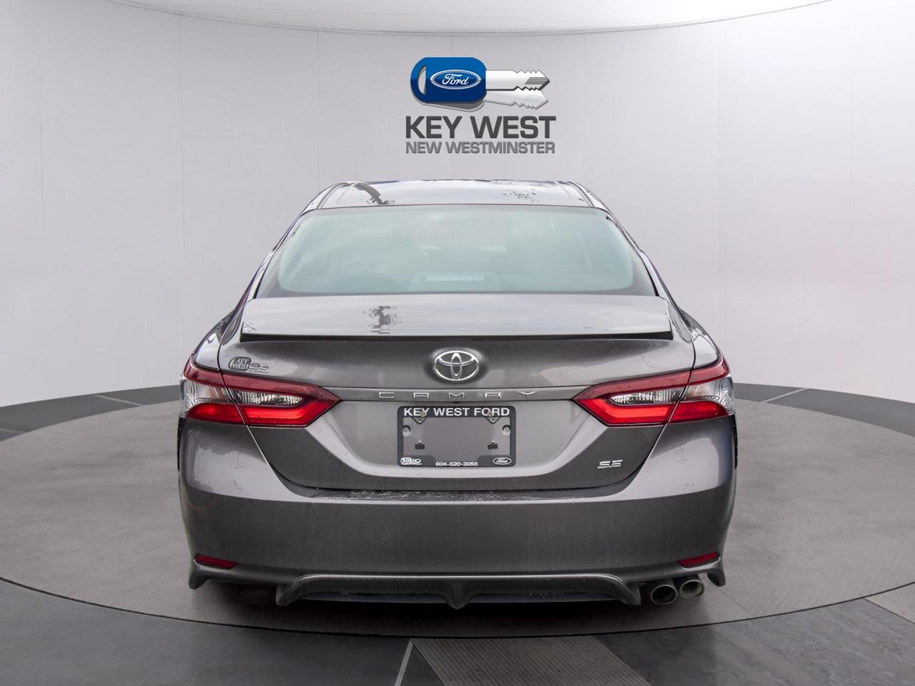 2024 Toyota Camry SE Photo3