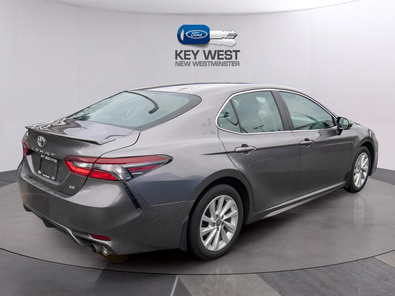 2024 Toyota Camry SE Photo4