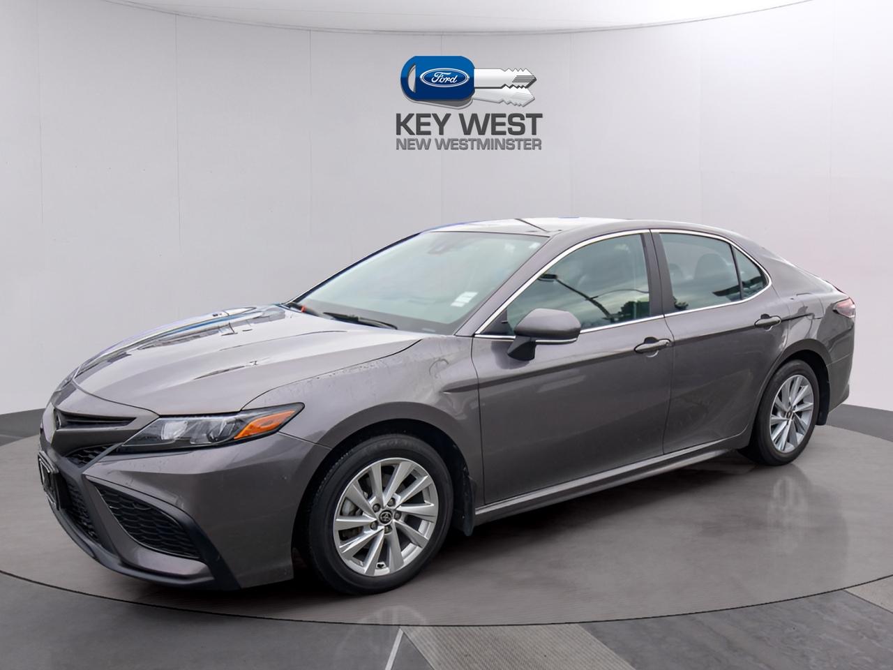 2024 Toyota Camry SE Photo1