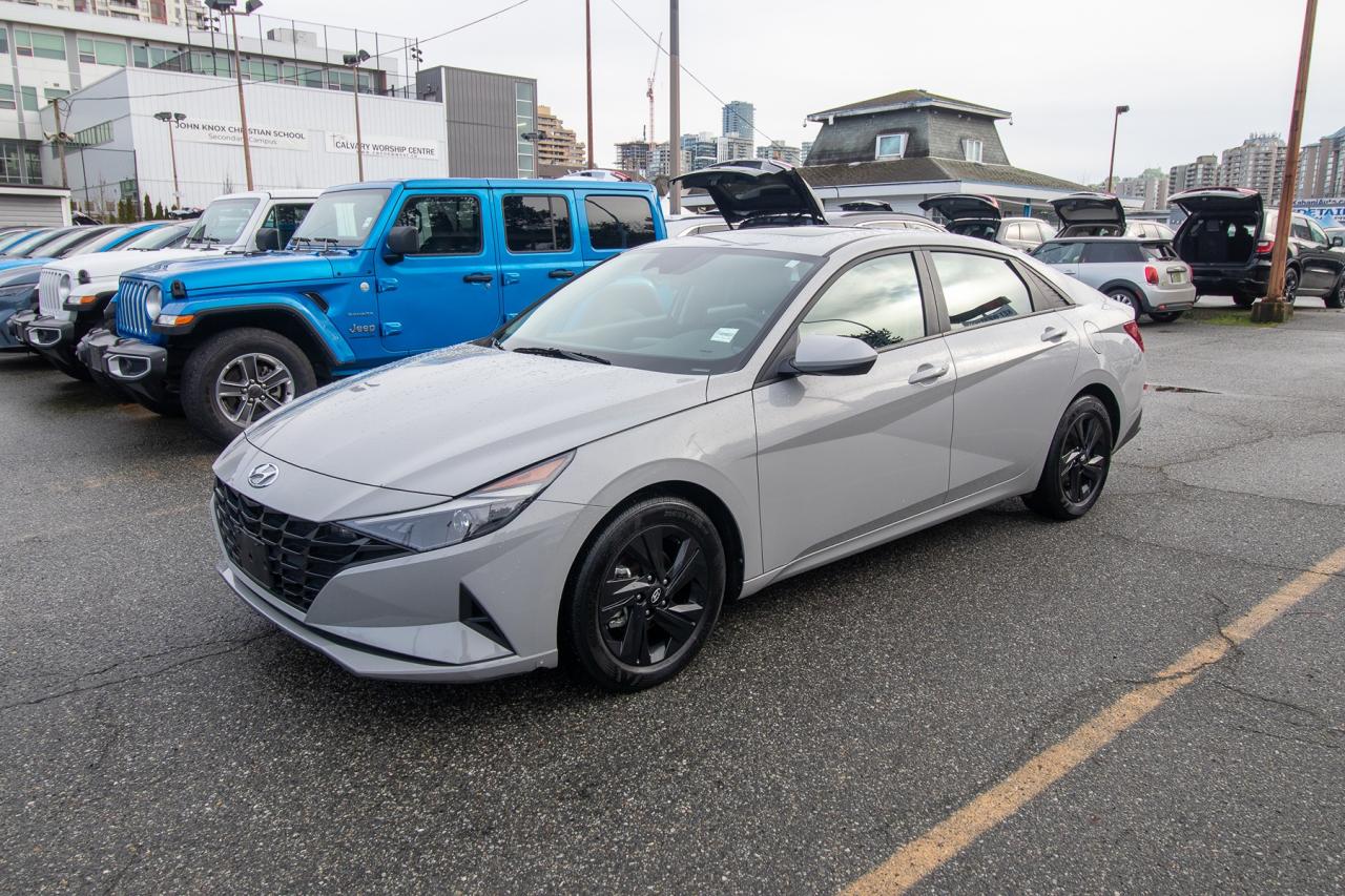 2023 Hyundai Elantra Preferred IVT w/Tech Pkg Photo2