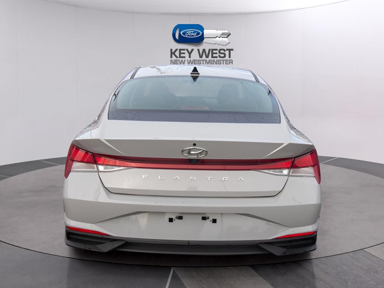 2023 Hyundai Elantra Preferred IVT w/Tech Pkg Photo3