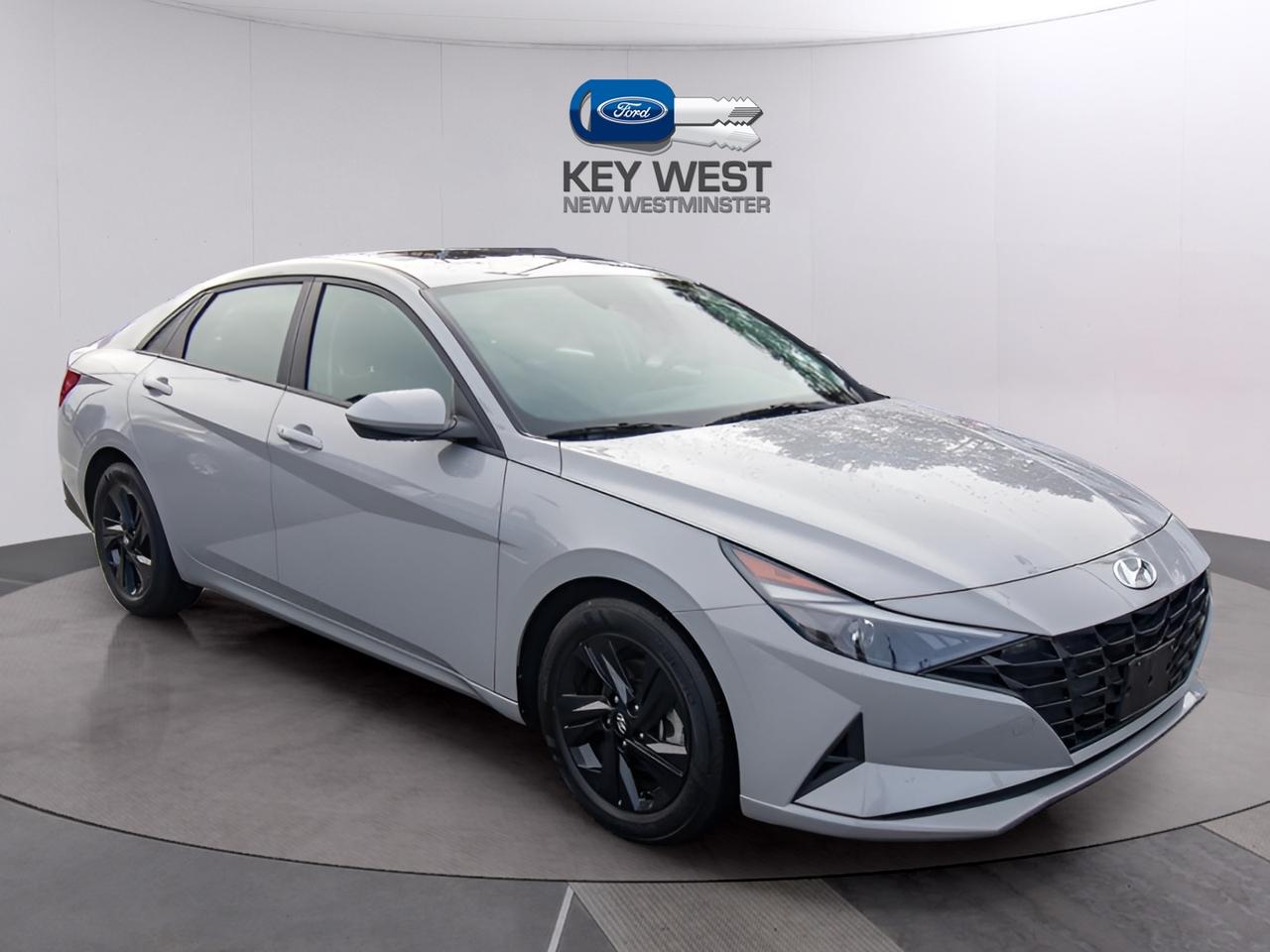 2023 Hyundai Elantra Preferred IVT w/Tech Pkg Photo4
