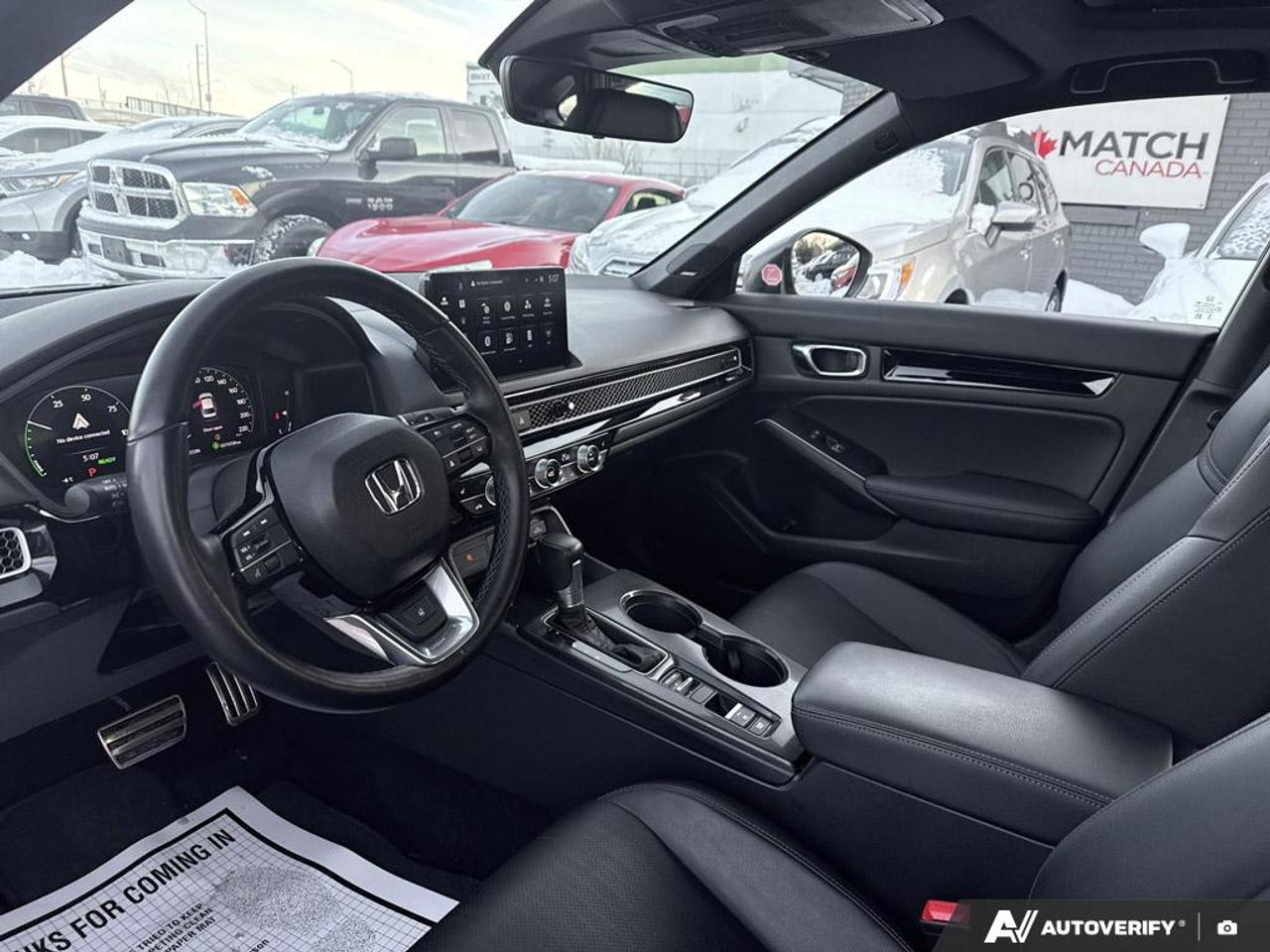 2025 Honda Civic TOURING / NO ACCIDENTS / HYBRID / LEATHER / ROOF Photo
