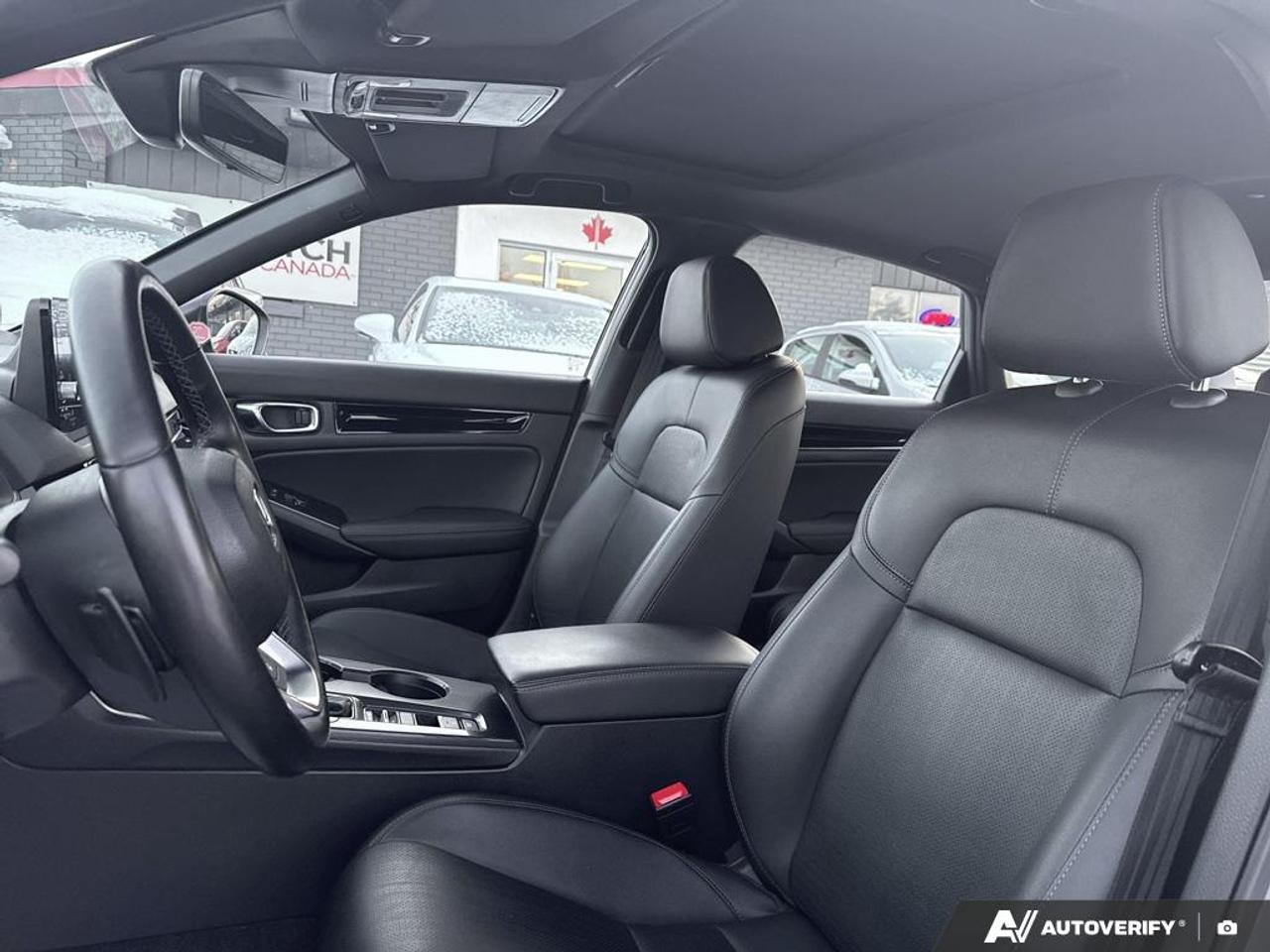 2025 Honda Civic TOURING / NO ACCIDENTS / HYBRID / LEATHER / ROOF Photo