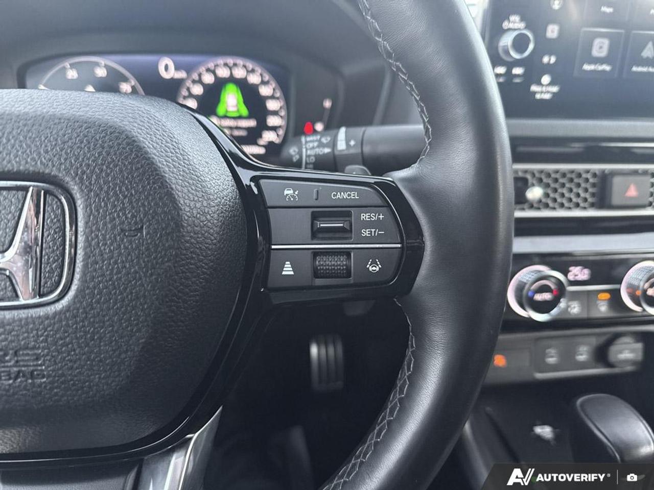 2025 Honda Civic TOURING / NO ACCIDENTS / HYBRID / LEATHER / ROOF Photo