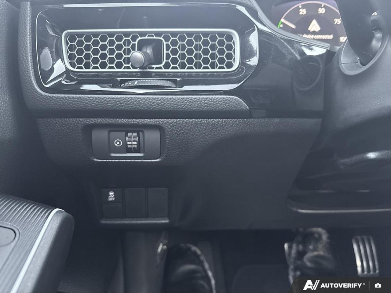 2025 Honda Civic TOURING / NO ACCIDENTS / HYBRID / LEATHER / ROOF Photo