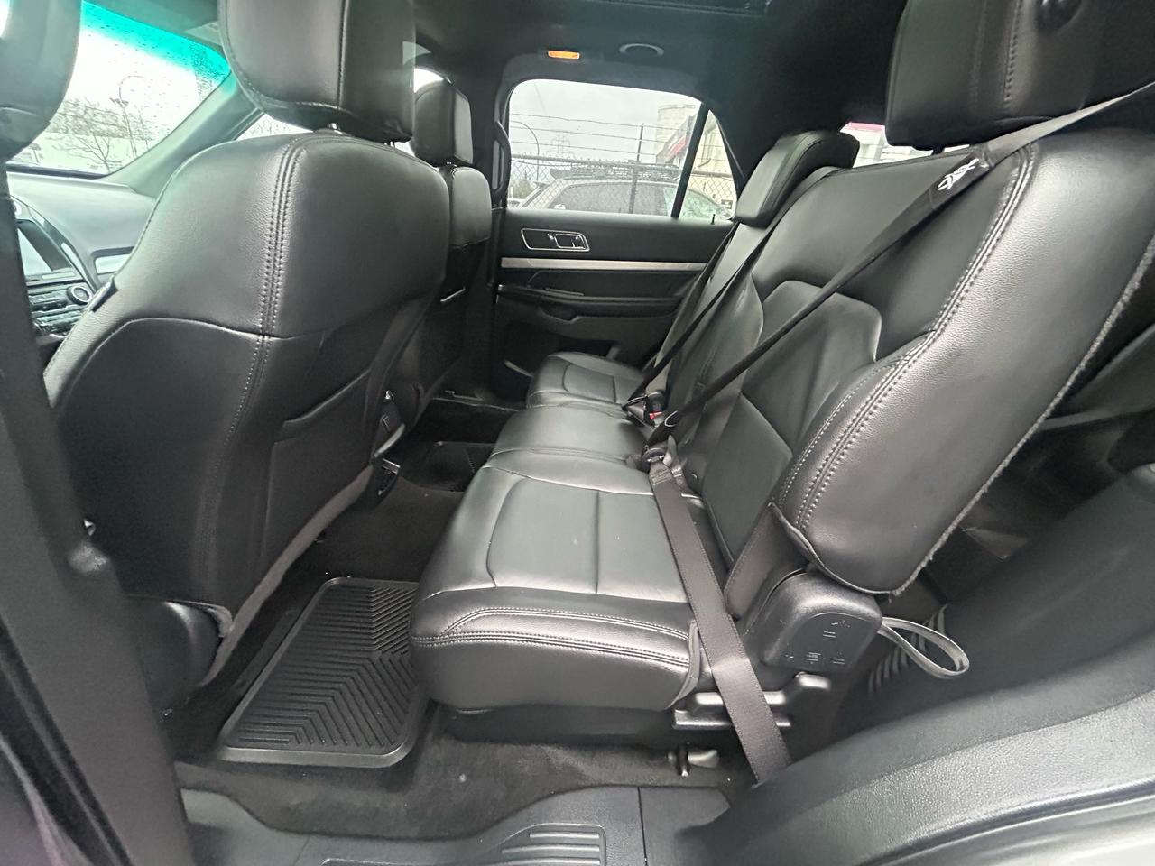 2017 Ford Explorer XLT - Photo #12