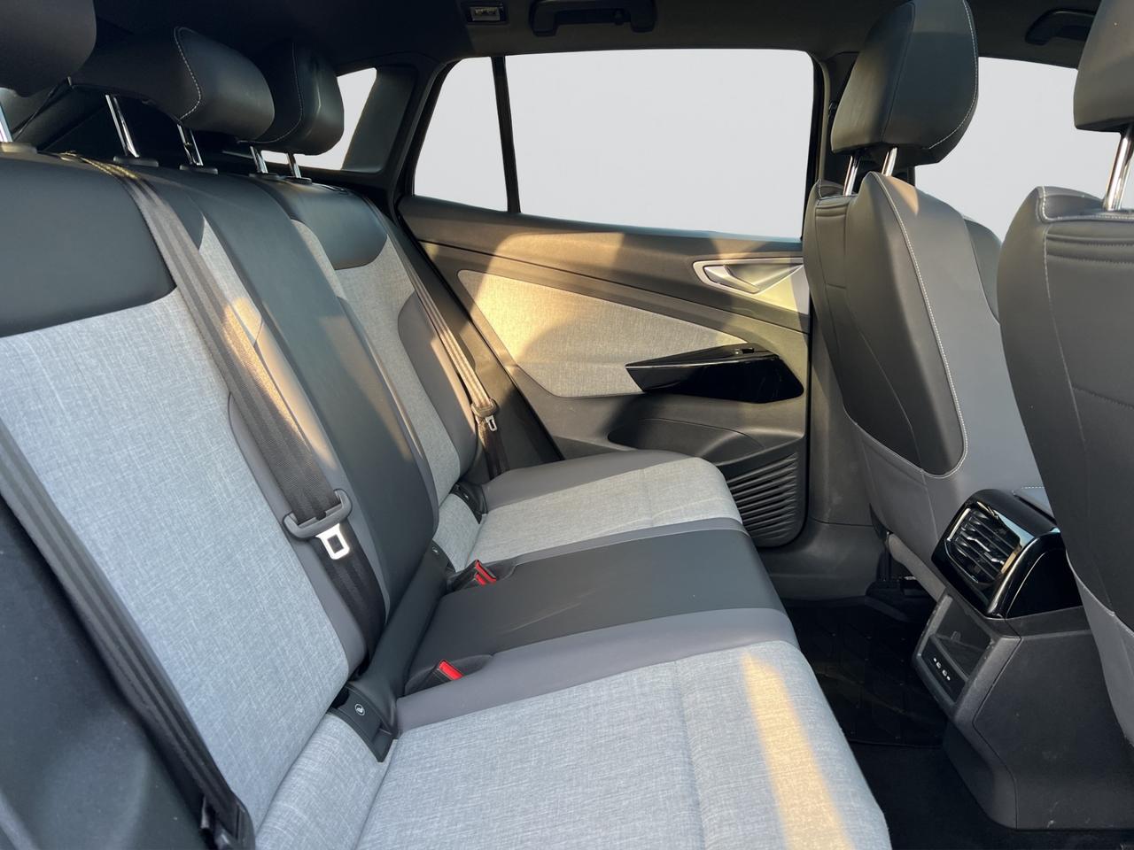 2023 Volkswagen ID.4 PRO AWD - PANO ROOF - Blind Spot Monitor !!! Photo