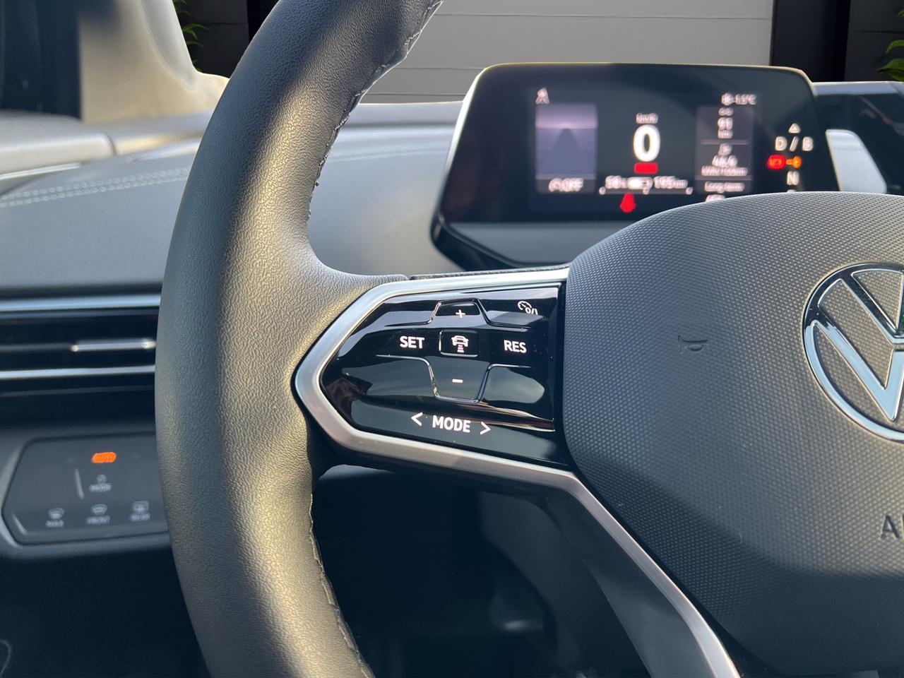 2023 Volkswagen ID.4 PRO AWD - PANO ROOF - Blind Spot Monitor !!! Photo