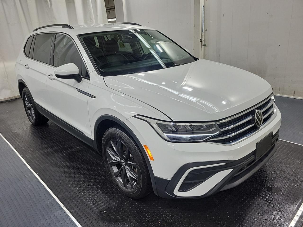 Used 2022 Volkswagen Tiguan COMFORTLINE 4MOTION - Leather - Reverse Camera !!!! for sale in Burlington, ON
