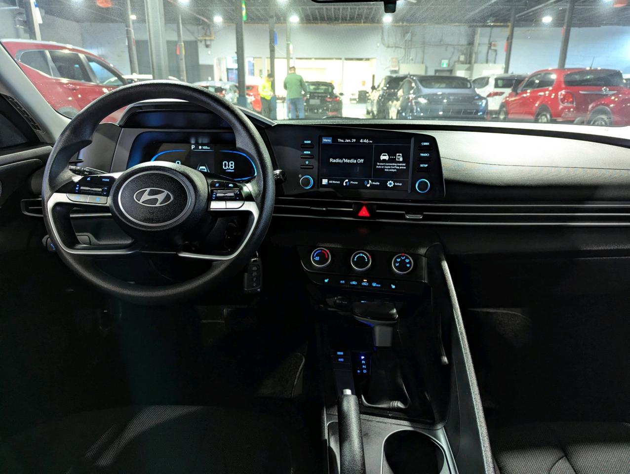 2024 Hyundai Elantra Essential IVT Photo