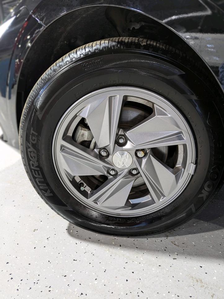 2024 Hyundai Elantra Essential IVT Photo4