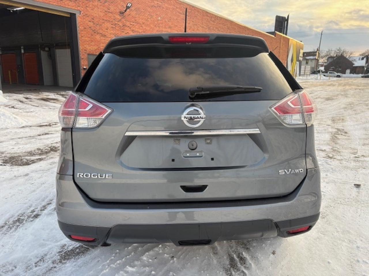 2016 Nissan Rogue SV AWD **HEATED SEATS-CAMERA-ALLOYS-1 OWNER** Photo3