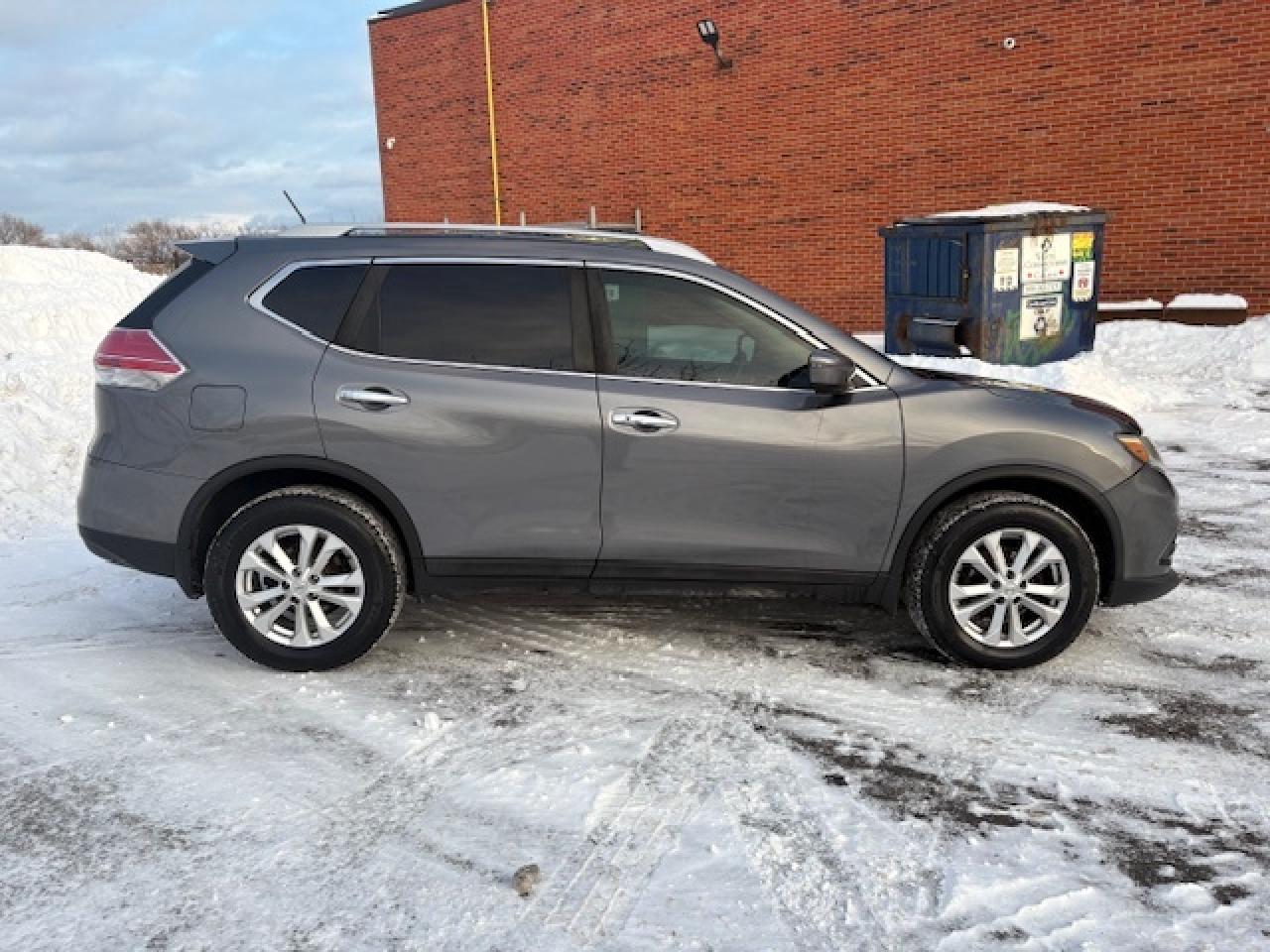 2016 Nissan Rogue SV AWD **HEATED SEATS-CAMERA-ALLOYS-1 OWNER** Photo
