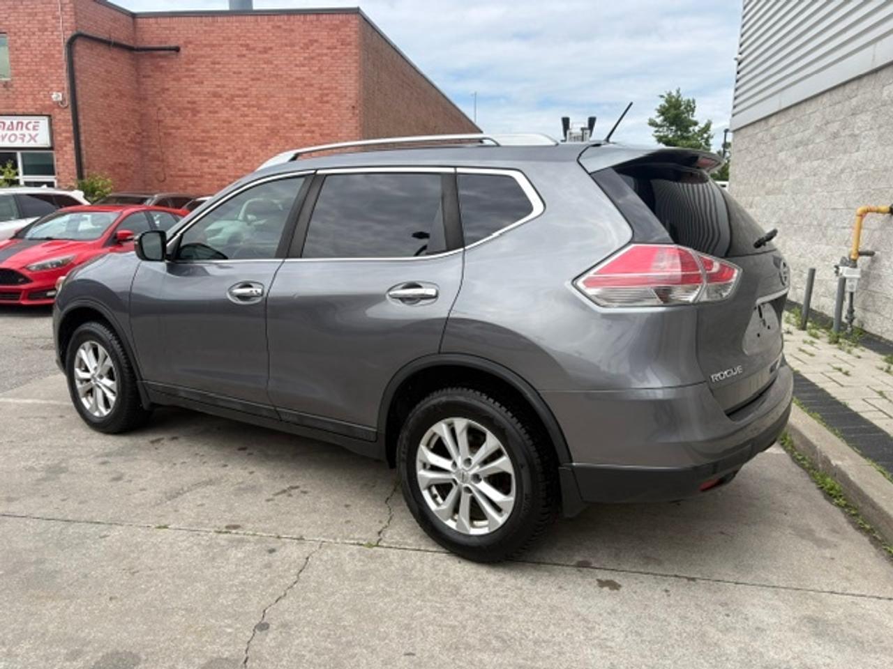 2016 Nissan Rogue SV AWD **HEATED SEATS-CAMERA-ALLOYS-1 OWNER** Photo2