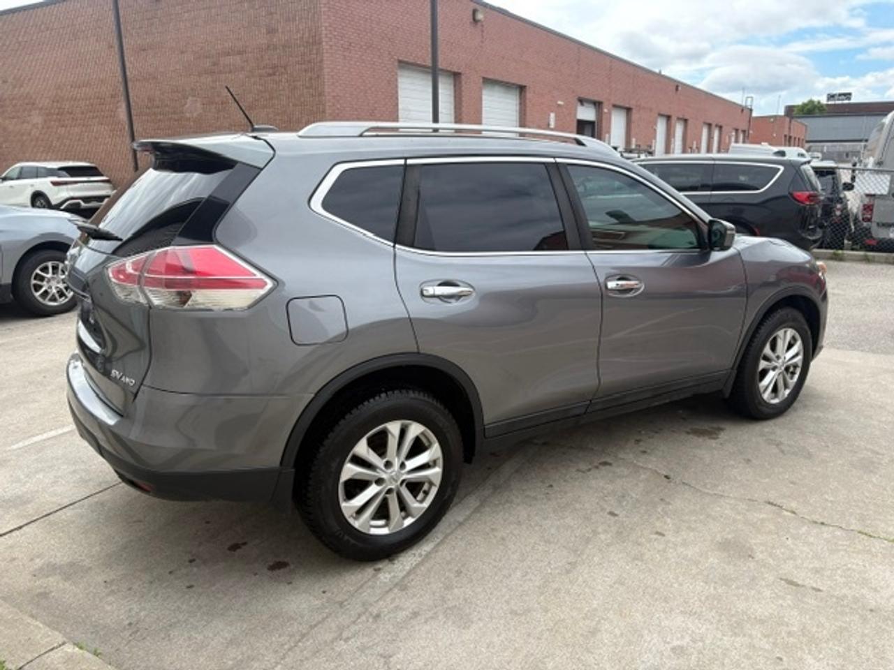 2016 Nissan Rogue SV AWD **HEATED SEATS-CAMERA-ALLOYS-1 OWNER** Photo