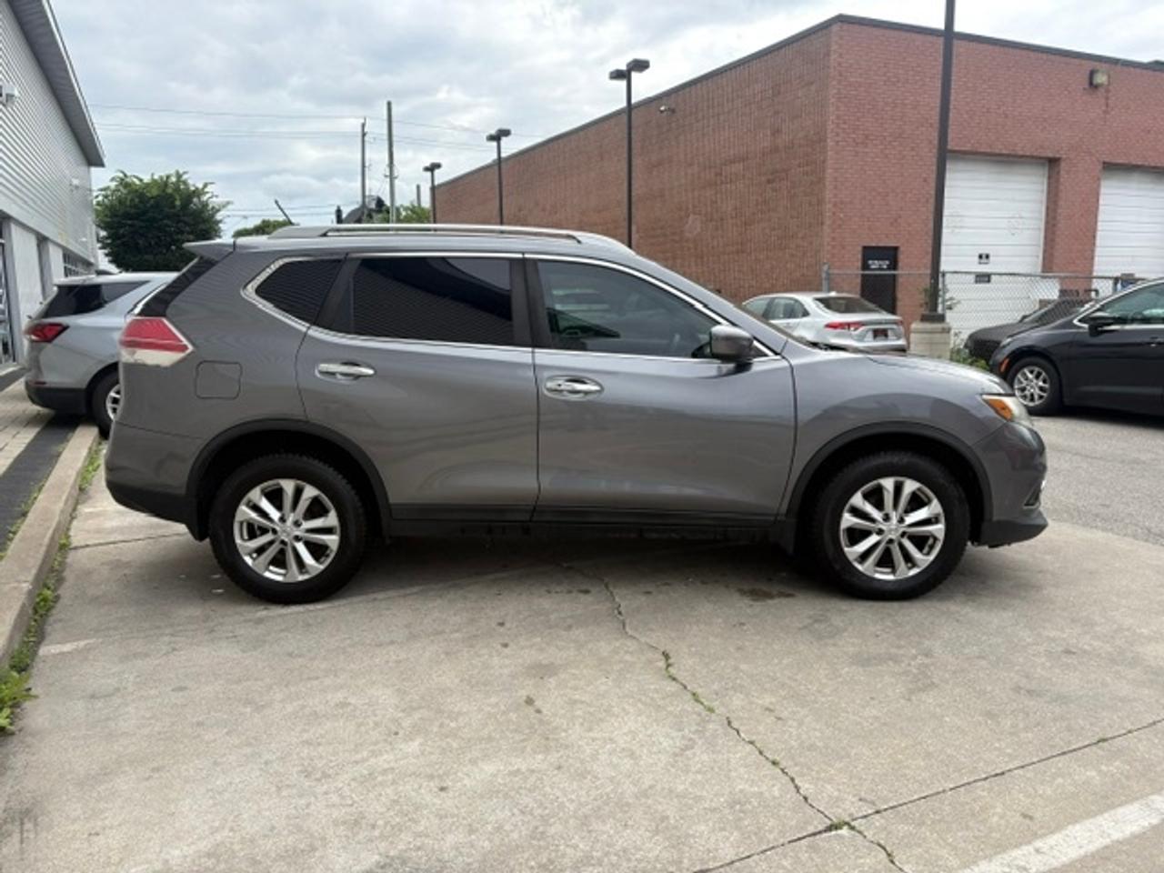 2016 Nissan Rogue SV AWD **HEATED SEATS-CAMERA-ALLOYS-1 OWNER** Photo