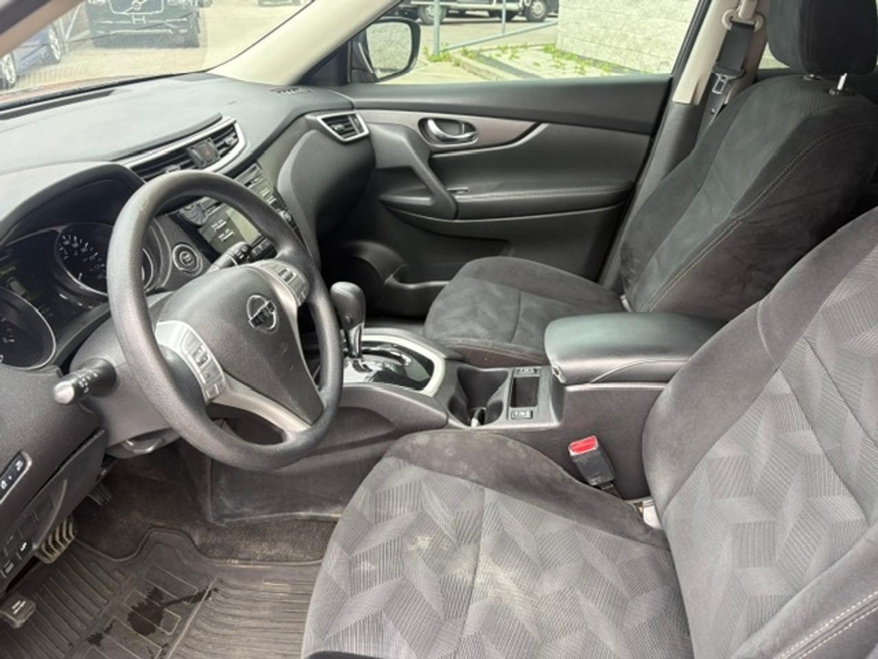 2016 Nissan Rogue SV AWD **HEATED SEATS-CAMERA-ALLOYS-1 OWNER** Photo