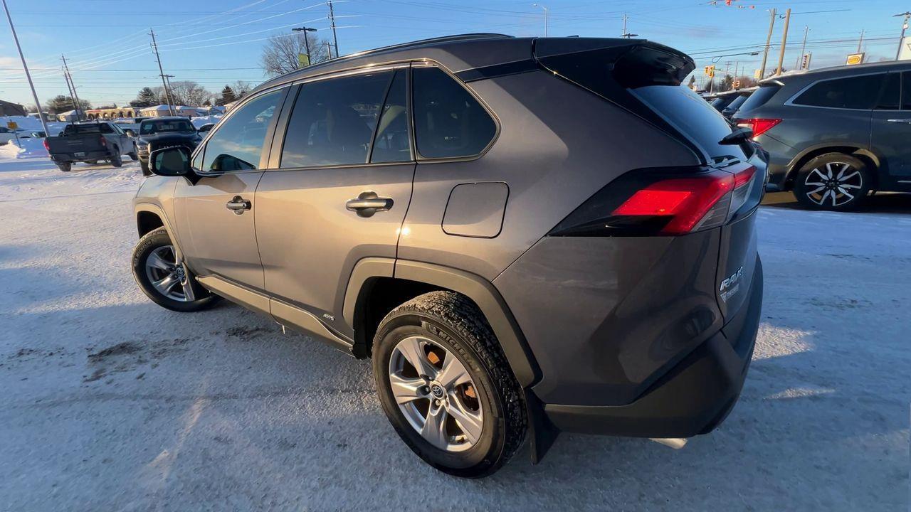 2023 Toyota RAV4 Hybrid XLE AWD, HYBRID, MONROOF, BACK UP CAM, SIRIUS XM, POWER LIFTGATE, HEATED SEATS, HEATED STEERING WHEEL!! Photo