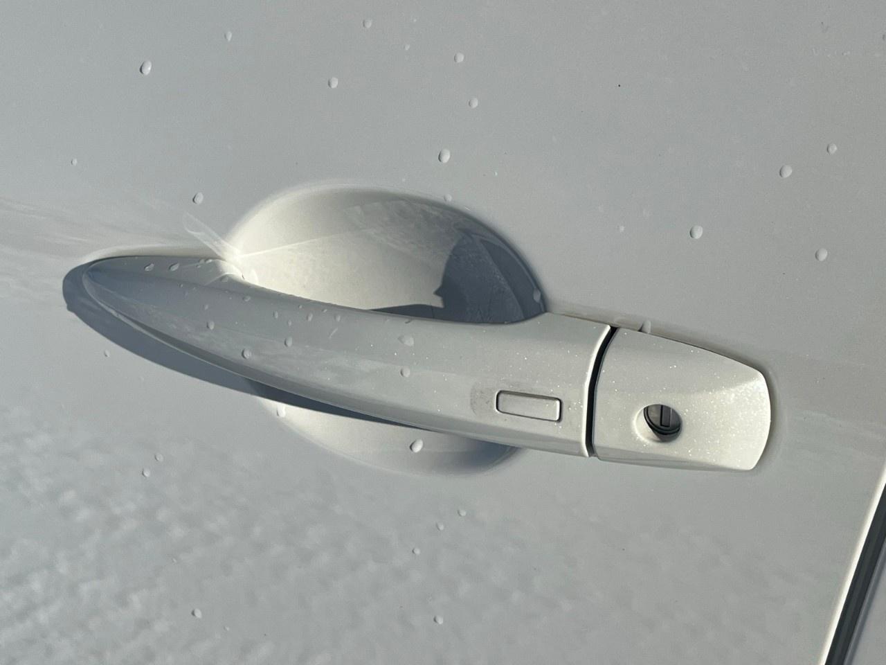 2023 Nissan Rogue Midnight Edition Photo3