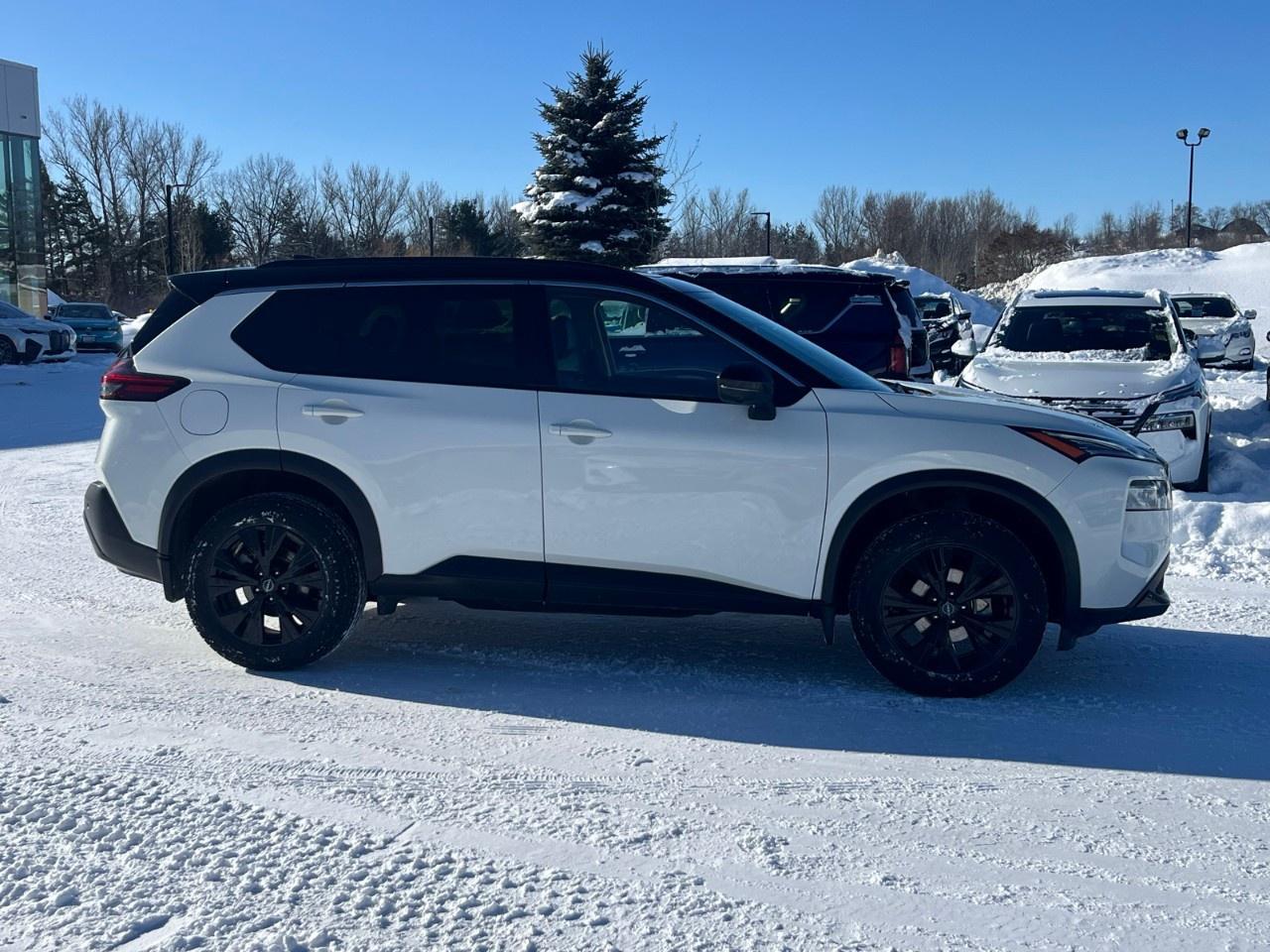 2023 Nissan Rogue Midnight Edition Photo